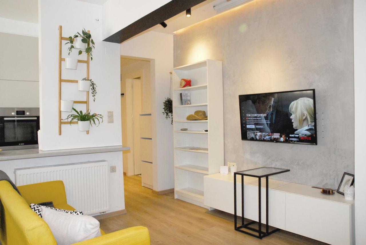 Modern House With Garden And Bathroom Tv In Front Of The Venetial Walls * Iraklio