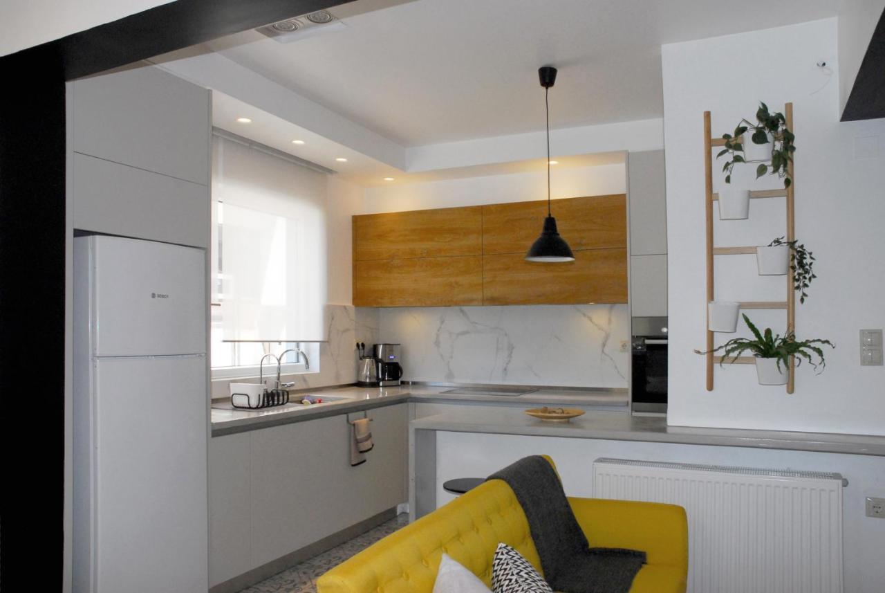 Appartement Modern House With Garden And Bathroom Tv In Front Of The Venetial Walls