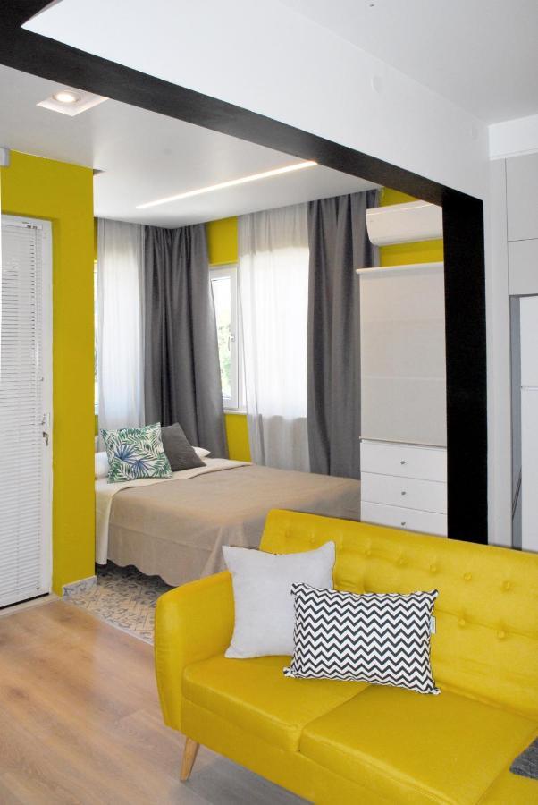 Appartement Modern House With Garden And Bathroom Tv In Front Of The Venetial Walls *