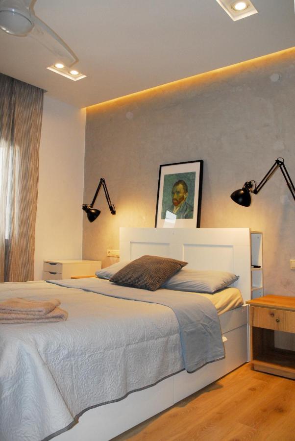 Modern House With Garden And Bathroom Tv In Front Of The Venetial Walls * Héraklion