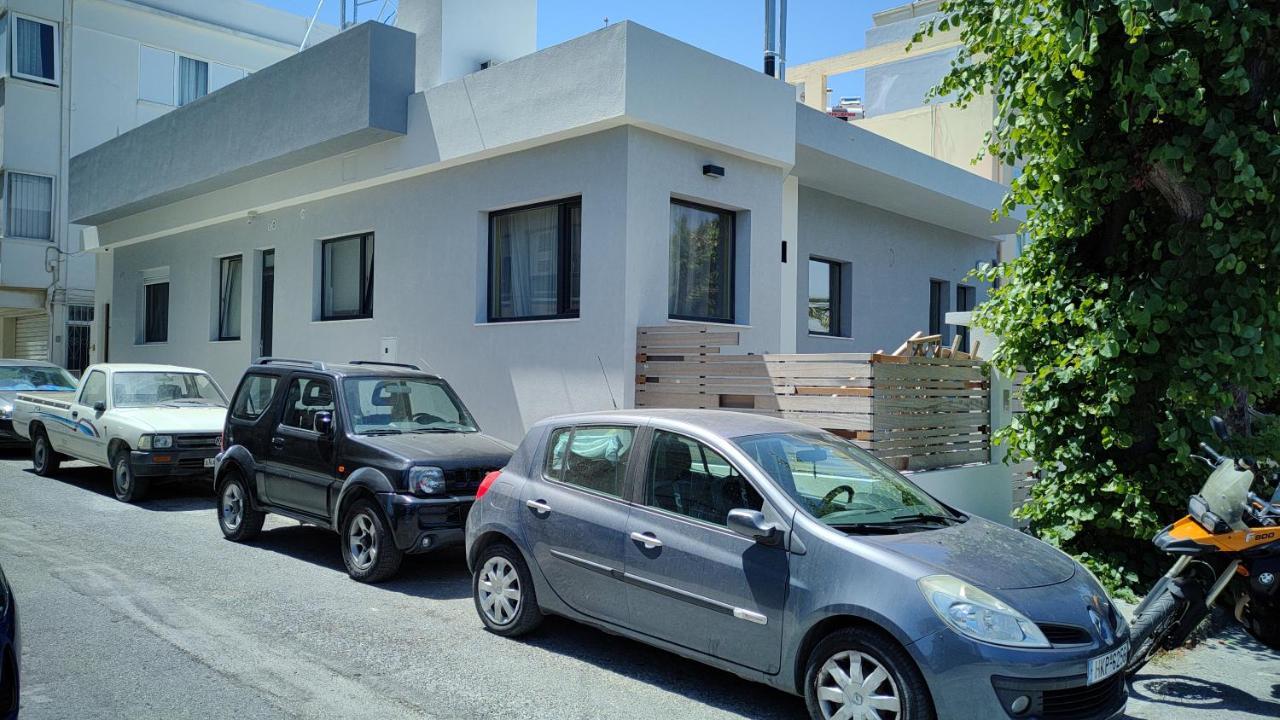 Appartement Modern House With Garden And Bathroom Tv In Front Of The Venetial Walls *