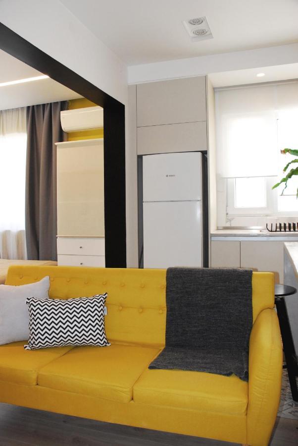 Modern House With Garden And Bathroom Tv In Front Of The Venetial Walls Héraklion