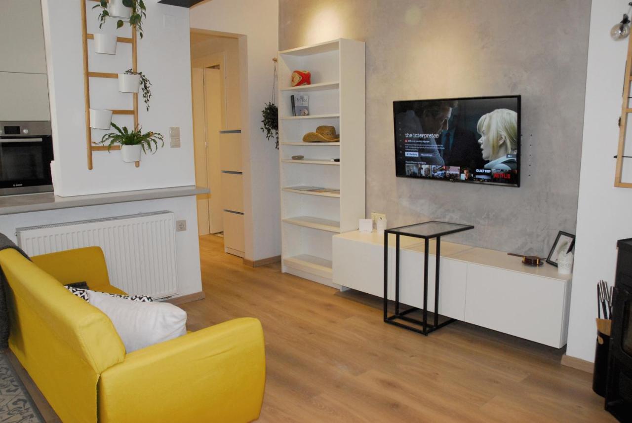Modern House With Garden And Bathroom Tv In Front Of The Venetial Walls Héraklion