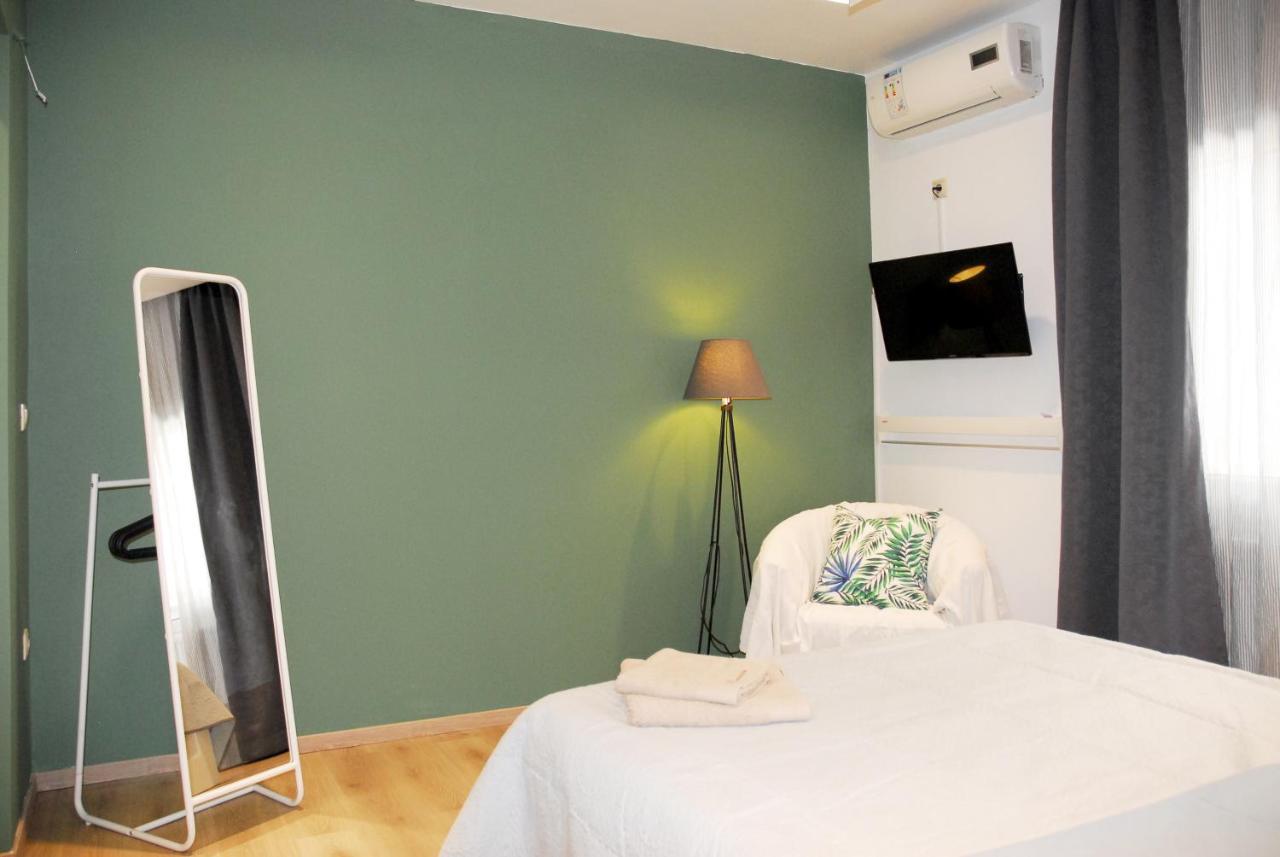 Modern House With Garden And Bathroom Tv In Front Of The Venetial Walls *