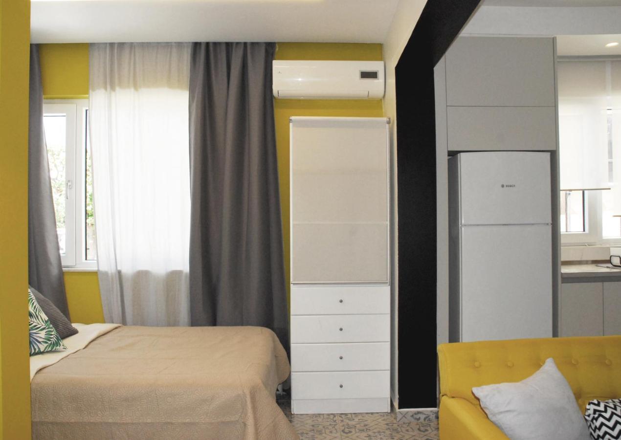 Appartement Modern House With Garden And Bathroom Tv In Front Of The Venetial Walls *