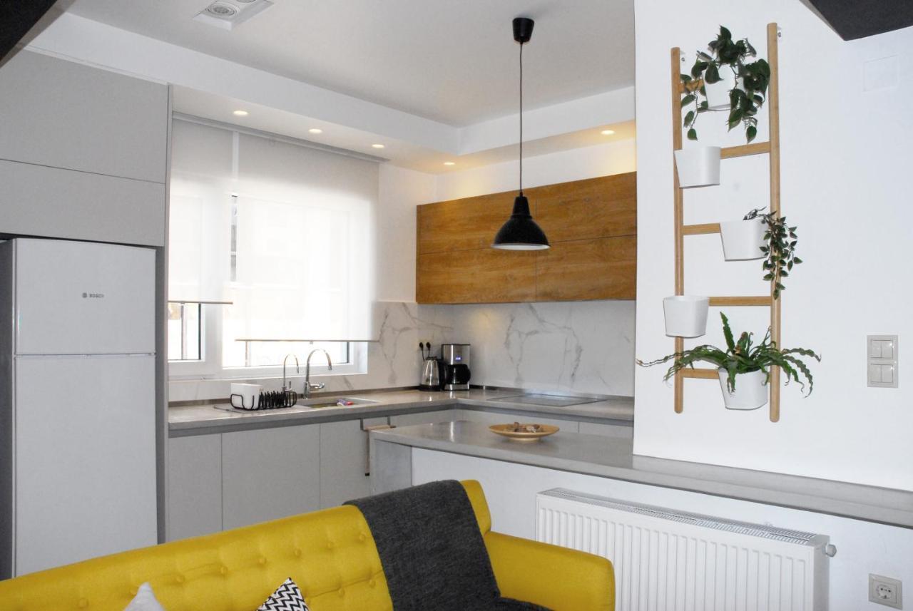Modern House With Garden And Bathroom Tv In Front Of The Venetial Walls