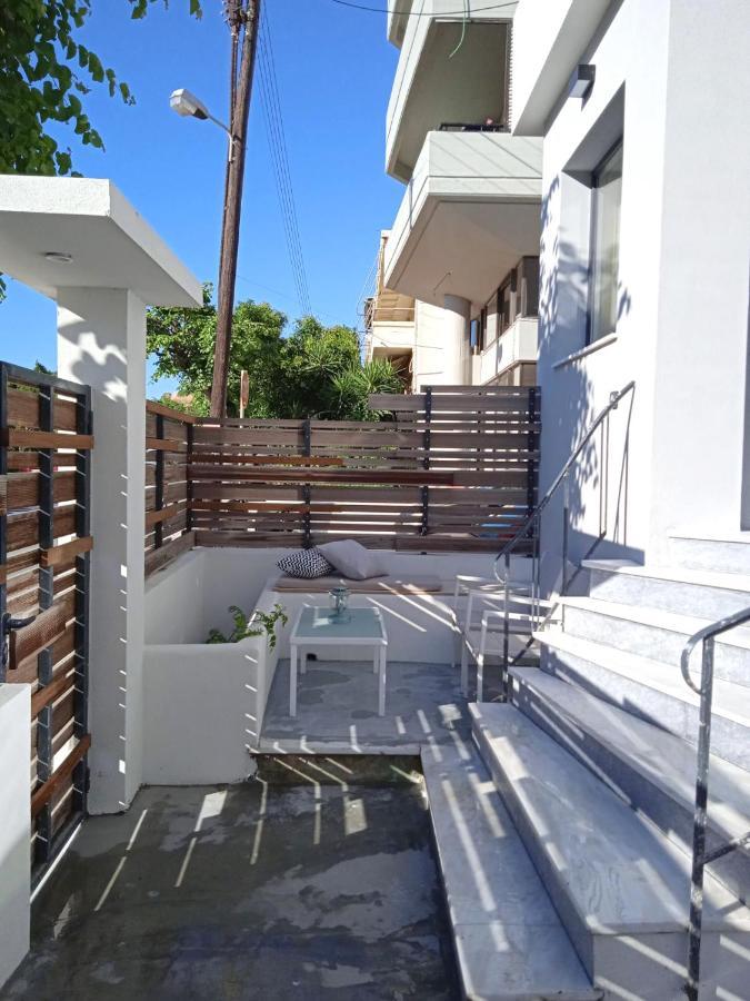 Modern House With Garden And Bathroom Tv In Front Of The Venetial Walls