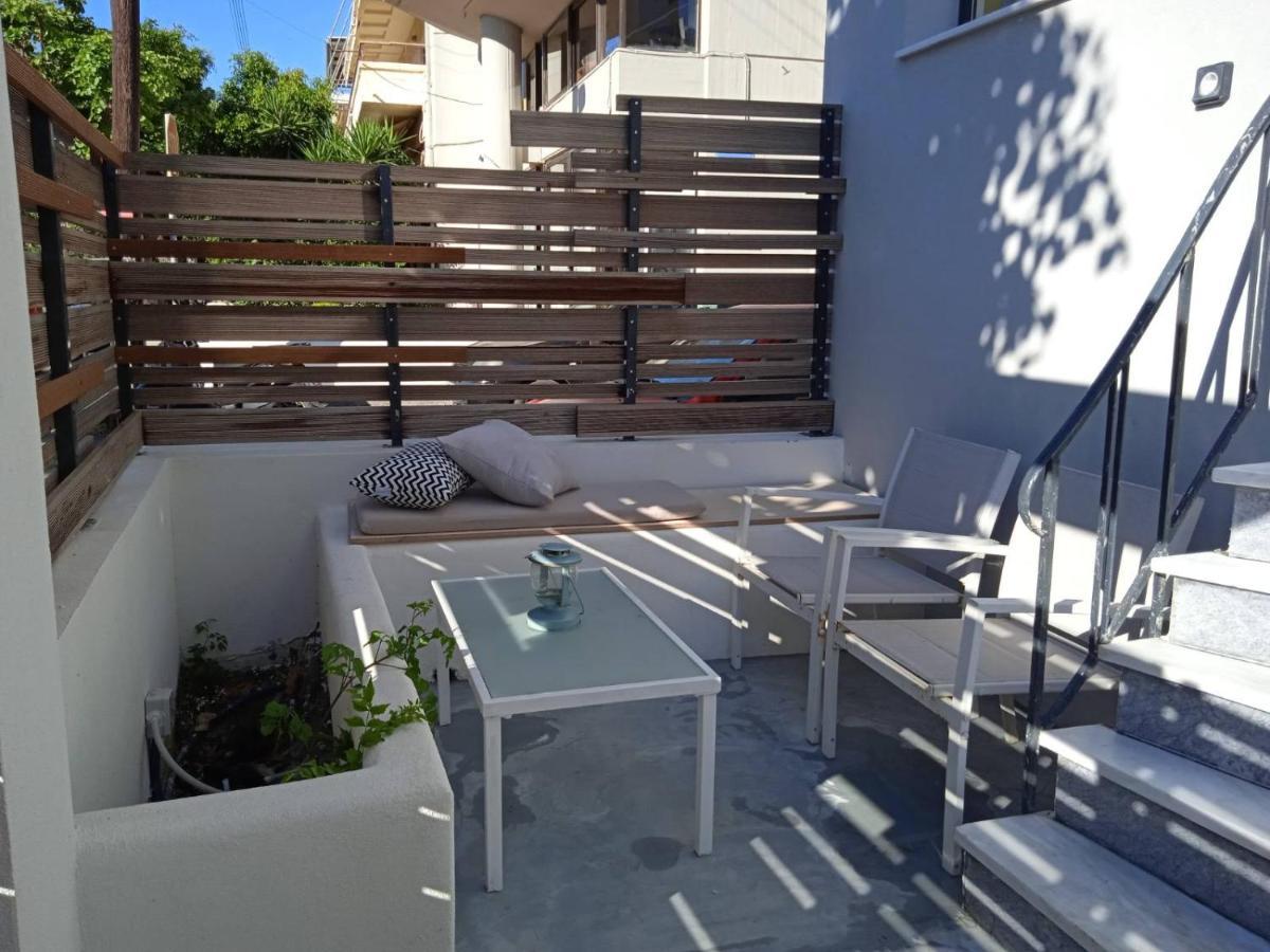 Modern House With Garden And Bathroom Tv In Front Of The Venetial Walls * Héraklion